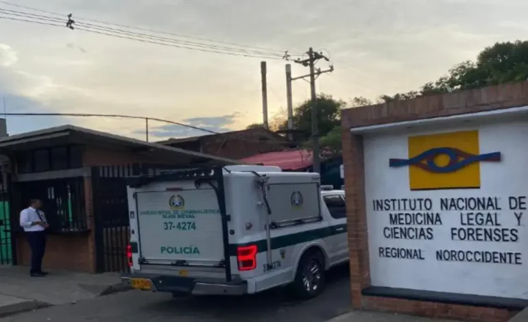 Un asistente forense en Cúcut fue enviado a prisión por presunto que pidió a los familiares de 100,000 pesos información de personas fallecidas.

 – Primer plano