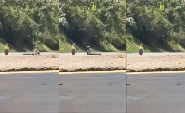 Acción heroica de un soldado del Ejército Nacional, que verificó el posible dispositivo explosivo de los disidentes en la Academia de Ciencias de Polaco
– Primer plano