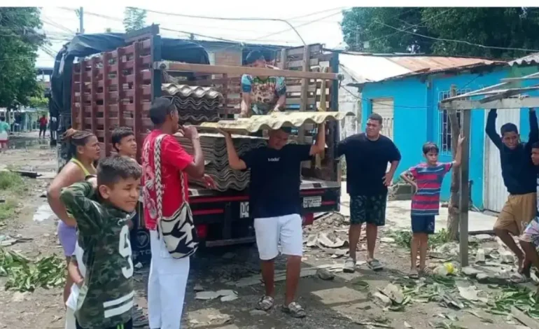 Aire acondicionado debido a fuertes lluvias y vientos de viento: en Montería se despertaron sin techos y calles inundadas
 – Primer plano