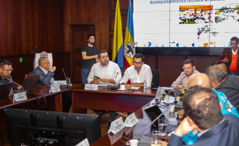 El gobernador de Cundinamarca, Jorge Emilio Rey, solicitó el Comando Nacional Unificado para cerrar el camino hacia la llanura

 – Primer plano