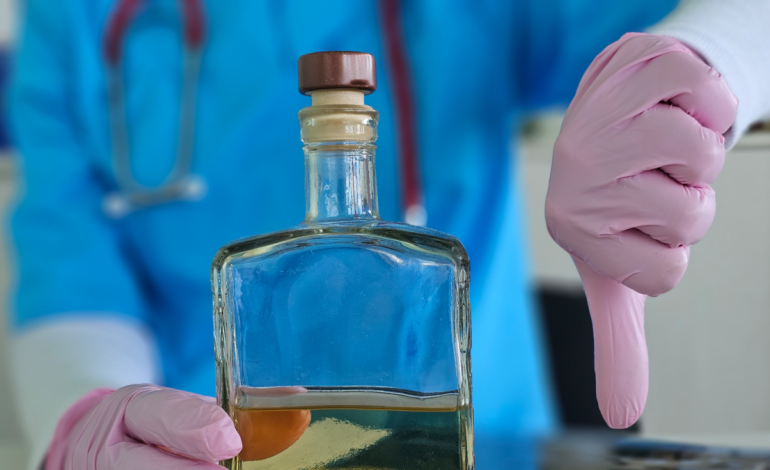 Las botellas de alcohol con las que nueve residentes de la calle fueron envenenados en Barranquilla se vendieron hasta $ 2,000; La policía reveló más detalles sobre el caso

 – Primer plano