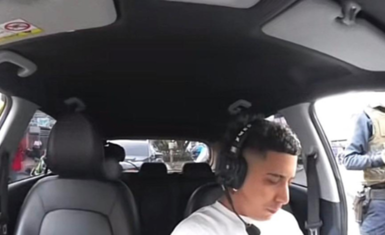 Reciente controversia «Sr. Stiven», «Streamer» Caleño, que fue prometido por la policía cuando transmitió en vivo desde un taxi, desde el cual aconsejó

 – Primer plano