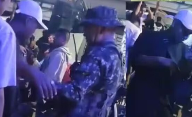 Al norte de Cauca, fondos en la región, después de que los disidentes de FARC tomaron el control del concierto y las actividades en la Feria de Caloto

 – Primer plano