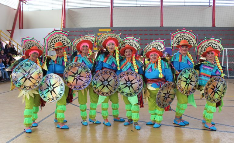 Los adultos mayores también bailan de por vida

 – Primer plano