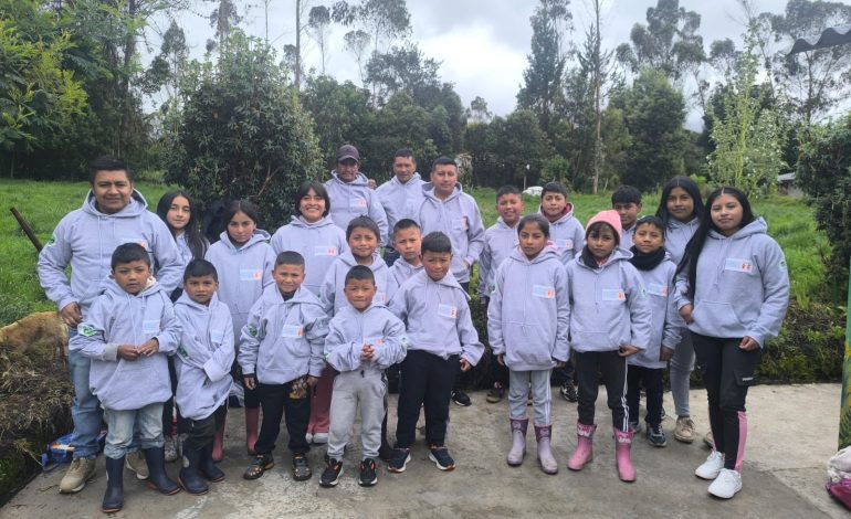 Voces para niños que defienden los derechos

 – Primer plano