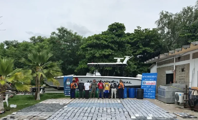 Capturan narcolanch en las aguas de Barranquilla con una tonelada y media cocaína: el destino era España

 – Primer plano