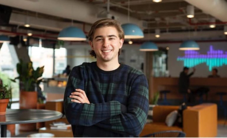 En una entrevista para las concentraciones de los medios, Juan Fernández de Soto habla sobre la industria de artículos textiles y de cuero
 – Primer plano