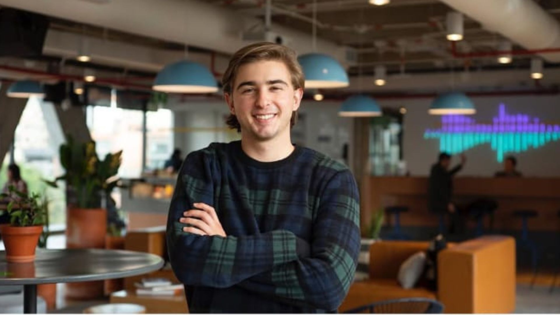 En una entrevista para las concentraciones de los medios, Juan Fernández de Soto habla sobre la industria de artículos textiles y de cuero

 – Primer plano