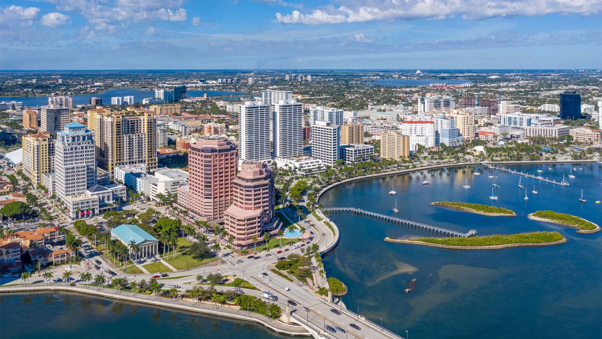 Mercado de lujo en Miami: arquitectura, diseño y valor excesivo

 – Primer plano