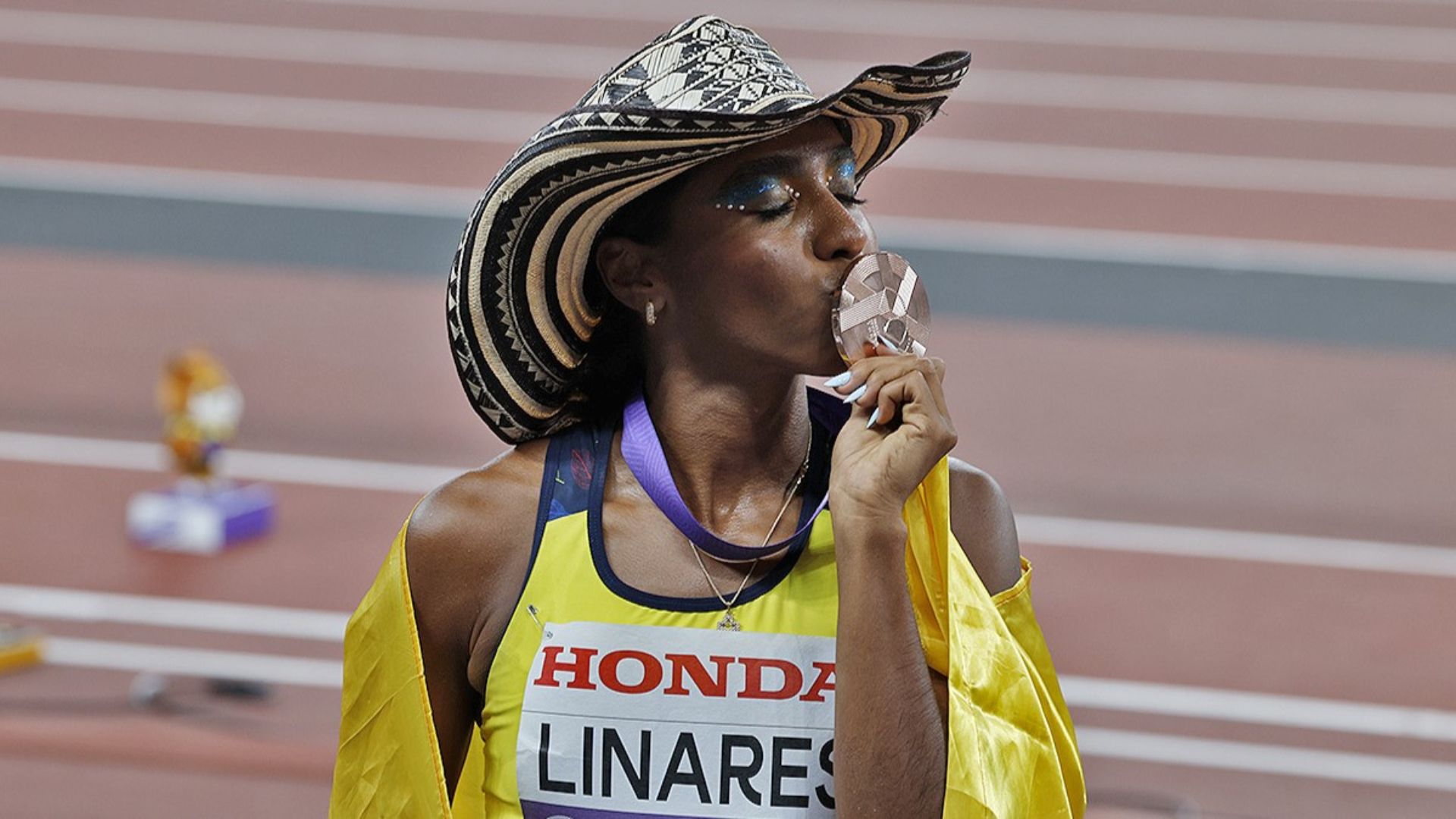 Natalia Linares hace historia en el Campeonato Mundial de Atletismo

 – Primer plano