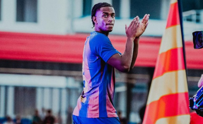 Alejandro Balde sufre una pequeña lesión

 – Primer plano