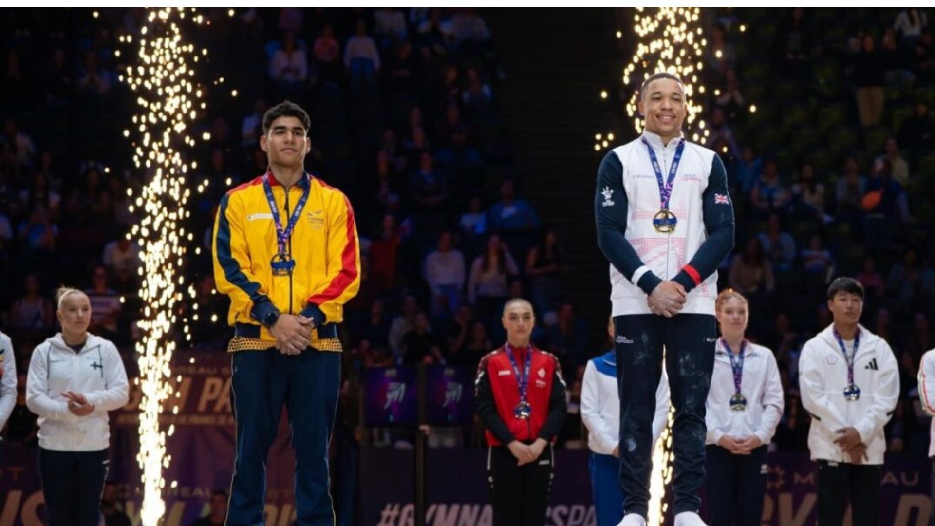 Ángel Barajas cuelga la Medalla de Plata en el mundo de la Copa Mundial de Gimnasia

 – Primer plano