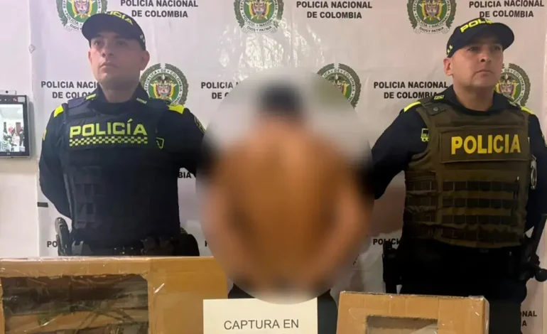 El hombre atacó a las víctimas con el machete

 – Primer plano