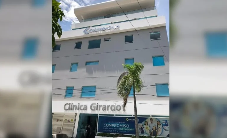 Entraron en una clínica y vencieron a un paciente en el medio de la sala de emergencias.

 – Primer plano