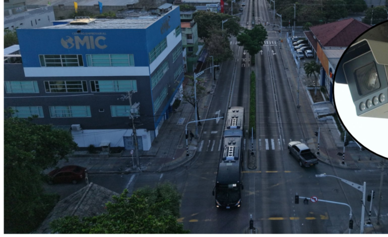 Es el 9 de octubre, las cámaras fotoderativas funcionan en una línea de transmisión exclusiva

 – Primer plano