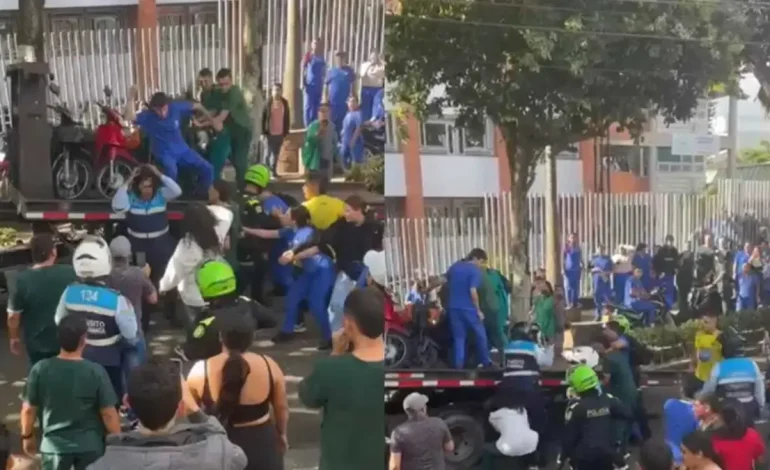 Estudiantes de UCC acanalados y brutales en Bucaramanga para agentes de la carretera que subieron varias motocicletas para la grúa durante la cirugía
 – Primer plano