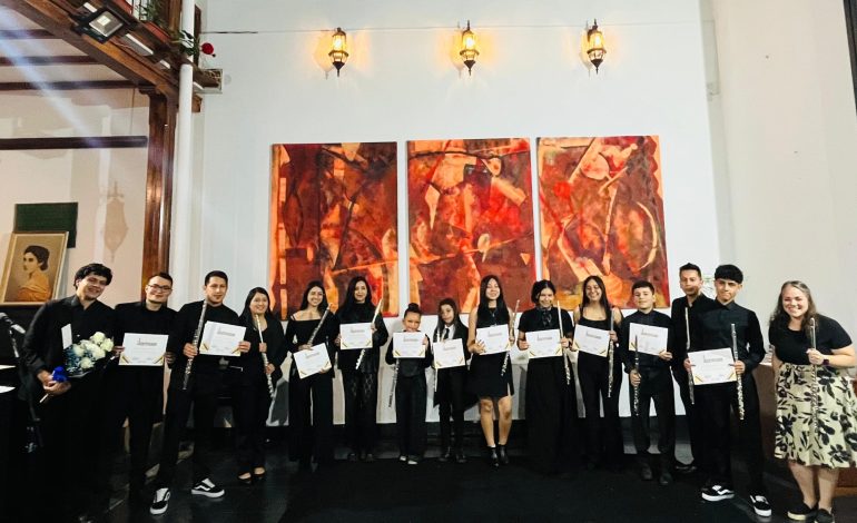 La melodía que une la región

 – Primer plano