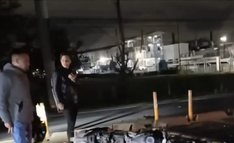 El joven motociclista murió de accidente de tráfico

 – Primer plano