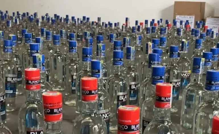 Las autoridades tomaron más de 300 unidades de alcohol durante los procedimientos en Dagua y Jamundí

 – Primer plano
