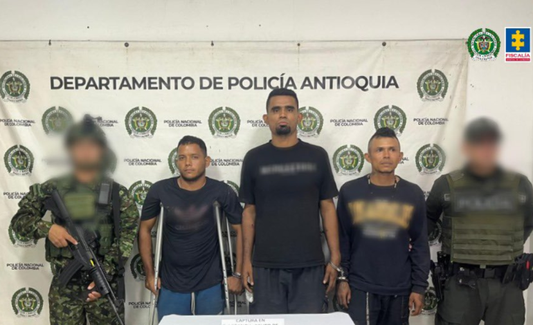 Una red cae, que se detuvo y obligó a los jóvenes a conectarse con el clan del Golfo Pérsico »

 – Primer plano