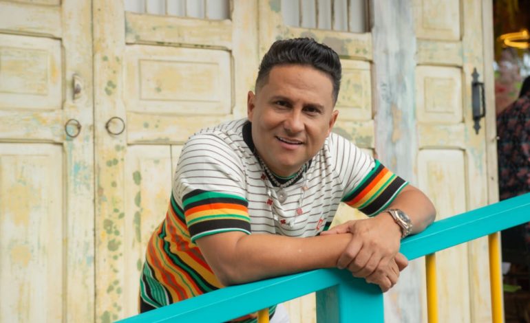 Osmar Pérez lo da la bienvenida a fin de año con su «Mix Natillero»

 – Primer plano