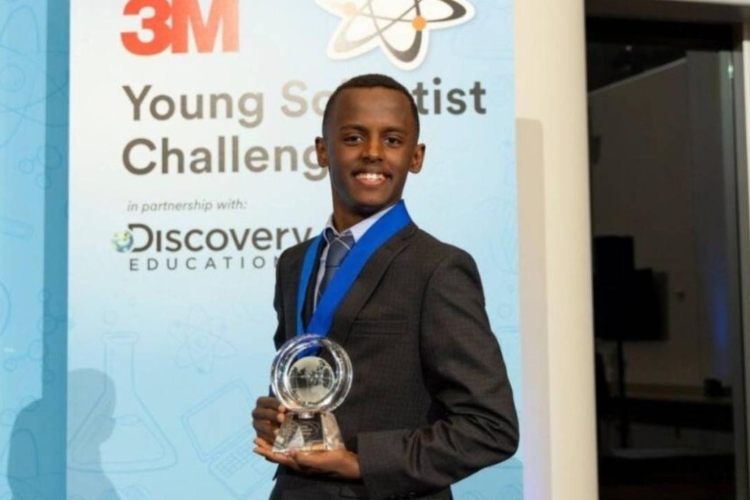 Los adolescentes crean jabón económico que previene el cáncer de piel

 – Primer plano