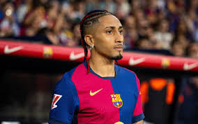 Raphinha tomaría acciones legales para insultos a su familia
– Primer plano