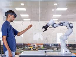 Robótica colaborativa (Cobots): robots que trabajan con personas en fábricas y servicios.

 – Primer plano