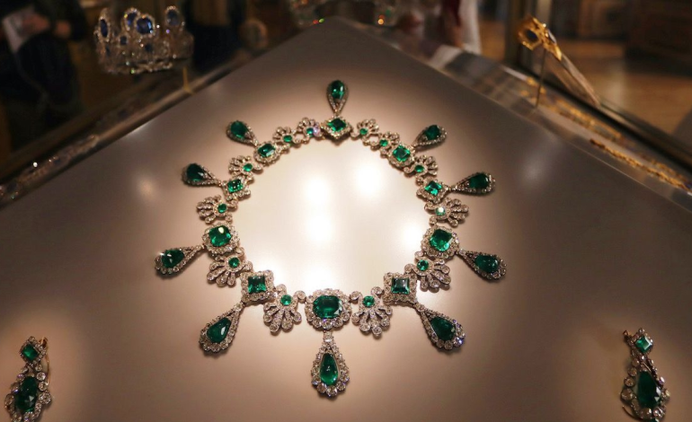 32 esmeraldas colombianas de Muzo en Boyacá son una de las joyas icónicas robadas del Louvre en París: su historia
– Primer plano