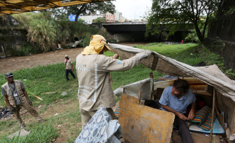 ¿Cuál es la realidad de los habitantes de la calle en Cali? Se habla de 4.000 a 8.000 en la ciudad; Concejales piden censo para desarrollar programas
 – Primer plano