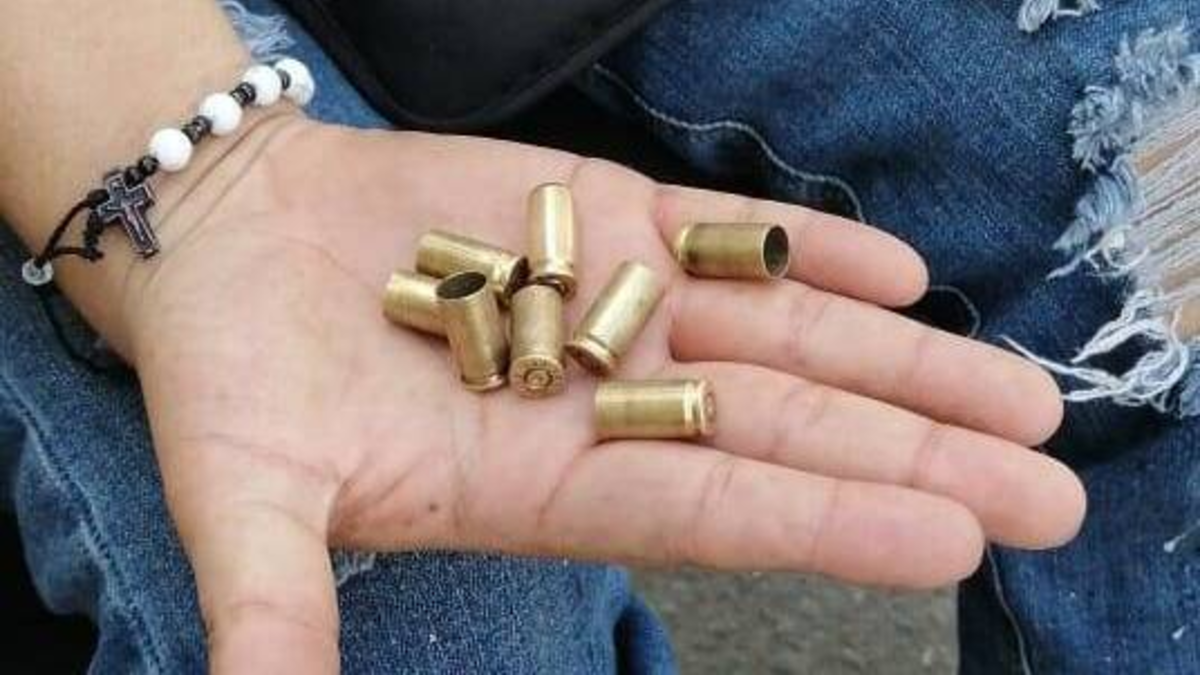 Hombres armados dispararon indiscriminadamente contra su casa

 – Primer plano