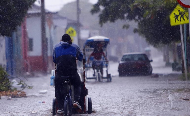 Ideam mantiene vigilancia por la onda tropical AL98, con potencial ciclónico, que puede afectar el Caribe colombiano en los próximos días

 – Primer plano