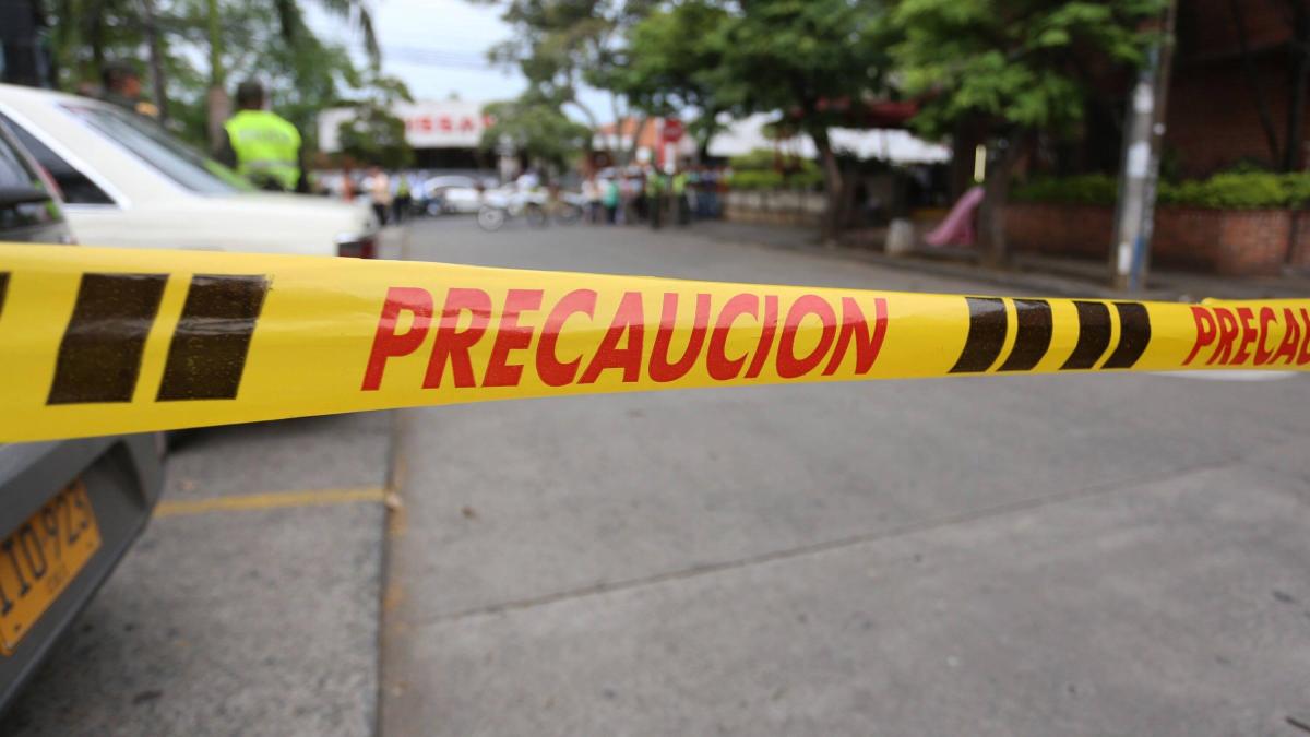 Una pareja fue asesinada a balazos cuando circulaba en una motocicleta en El Espinal, Tolima; su bebé de 3 meses resultó herido en el ataque

 – Primer plano