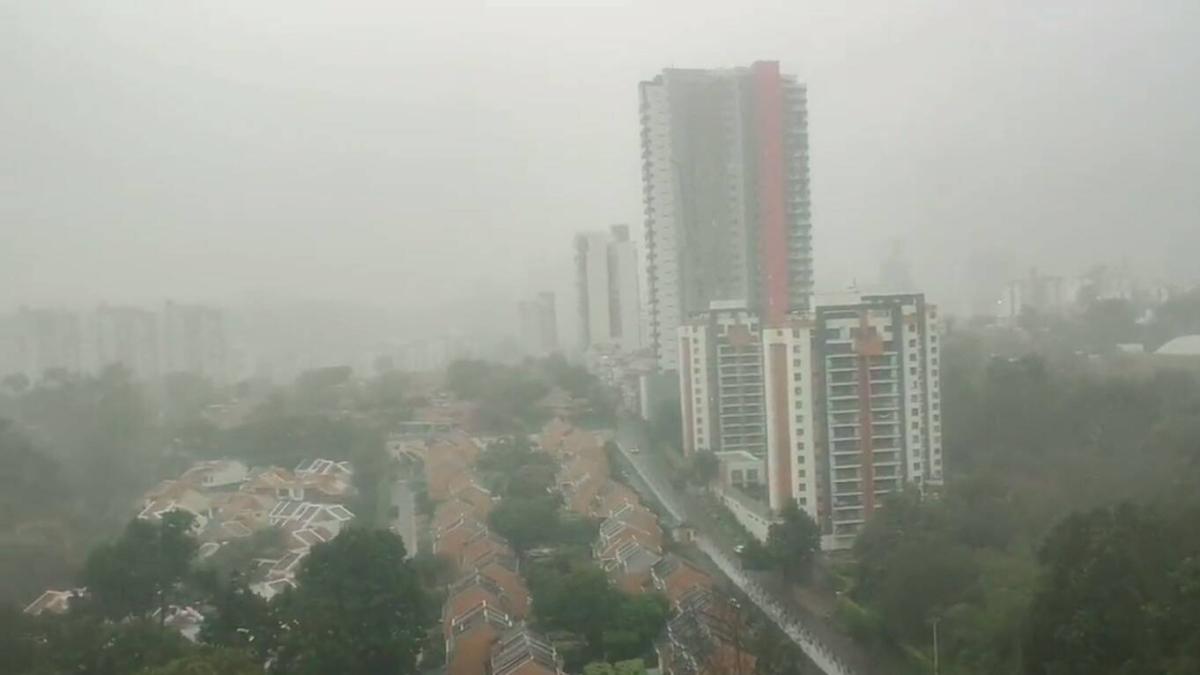 ¿Cómo está Santander después de la lluvia? Hay alerta roja en ocho municipios, reportándose varias inundaciones y víctimas como consecuencia de los daños.

 – Primer plano