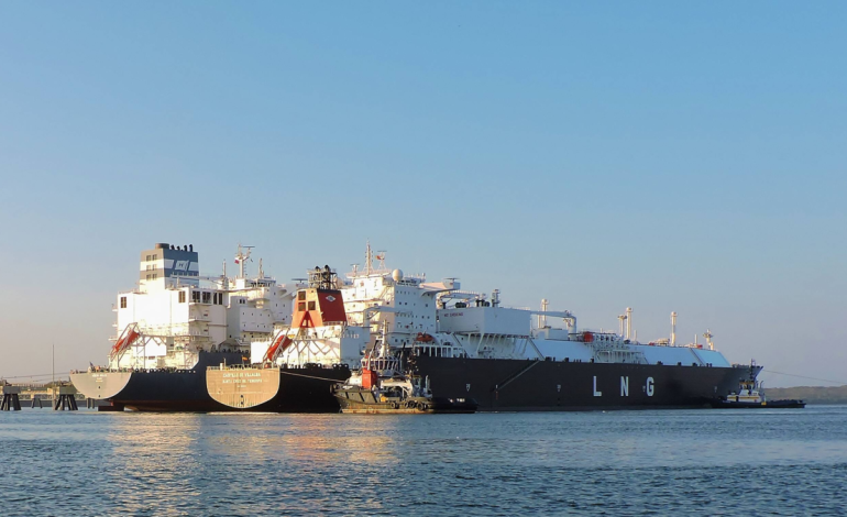 El Gobierno y los sindicatos luchan contra las tensiones de suministro mientras mantienen las plantas de regasificación.

 – Primer plano