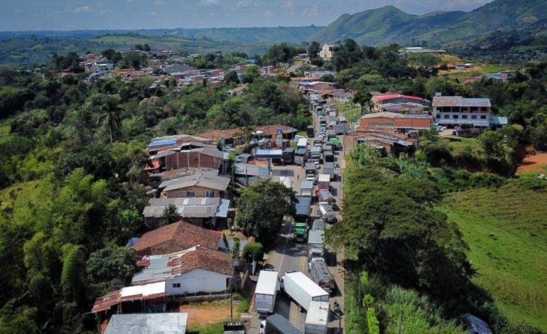 Cuatro días de bloqueo en la Carretera Panamericana en el Cauca dejan pérdidas totales para Nariño por 175.000 millones de pesos: sindicatos se pronuncian
– Primer plano