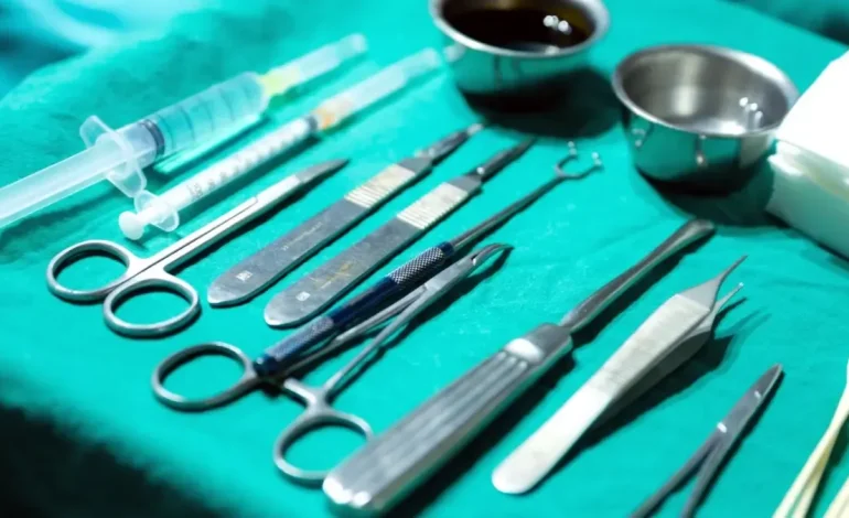 La mujer está en condición crítica después de una operación estética realizada en casa

 – Primer plano