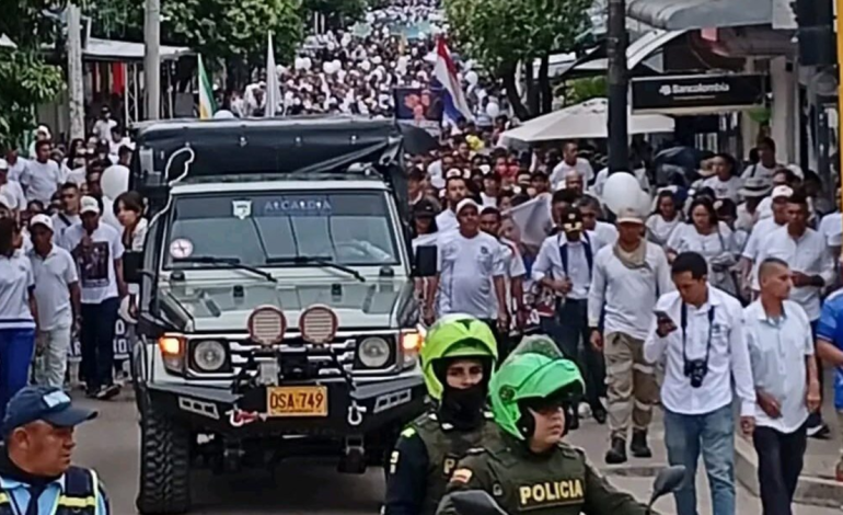 Grupos armados ilegales protagonizan violencia en la Serranía de San Lucas

 – Primer plano