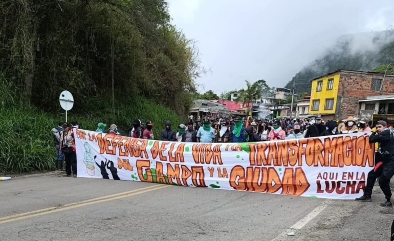 Gremios hacen sonar alarma tras dos días de bloqueos en carretera Panamericana en Cauca; El cruce a Buenaventura en Valle permanece cerrado
 – Primer plano