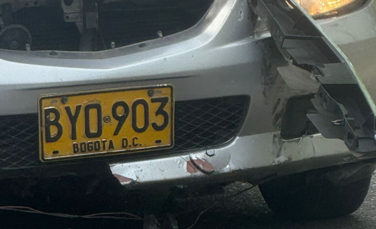 Dos personas mueren y tres resultan heridas en un accidente vial en la vía a Playa Blanca en la isla de Barú

 – Primer plano