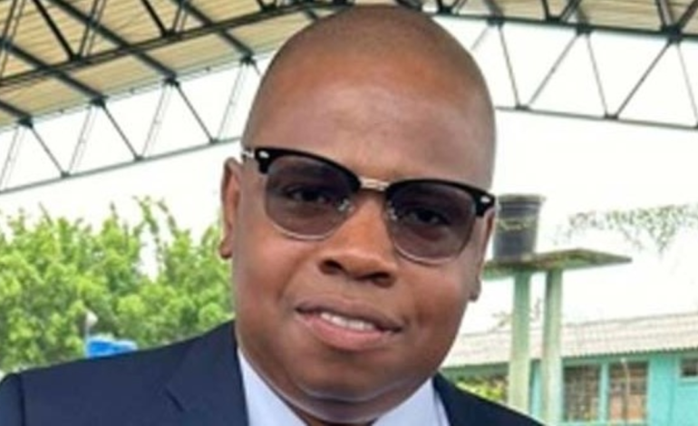 esto es lo que se sabe

 – Primer plano