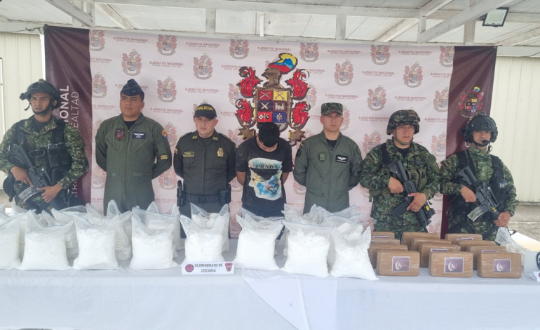 Los ejércitos de Colombia y Ecuador destruyeron un laboratorio con casi dos toneladas de clorhidrato de cocaína en Tumaco, Nariño
 – Primer plano