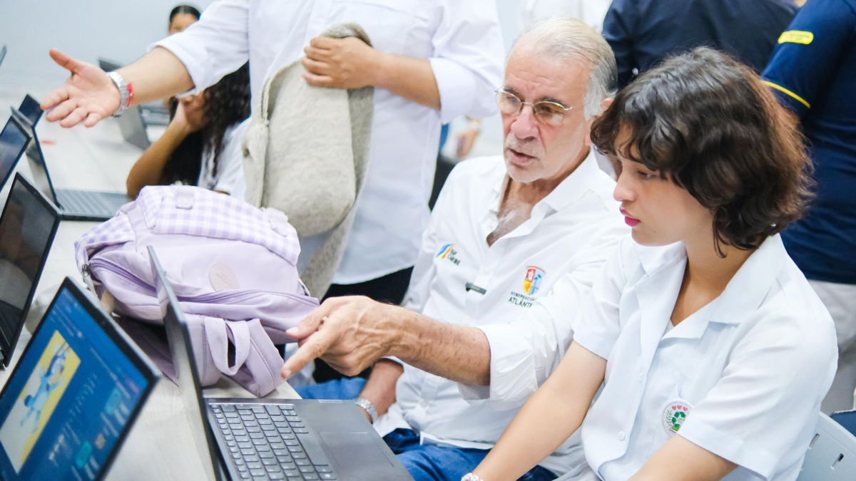 El Gobierno del Atlántico amplía las subvenciones al transporte para universitarios y realiza nuevos cambios

 – Primer plano