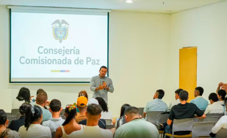 Primer día de socialización con la comunidad por una “tregua” en el conflicto con bandas criminales.
 – Primer plano