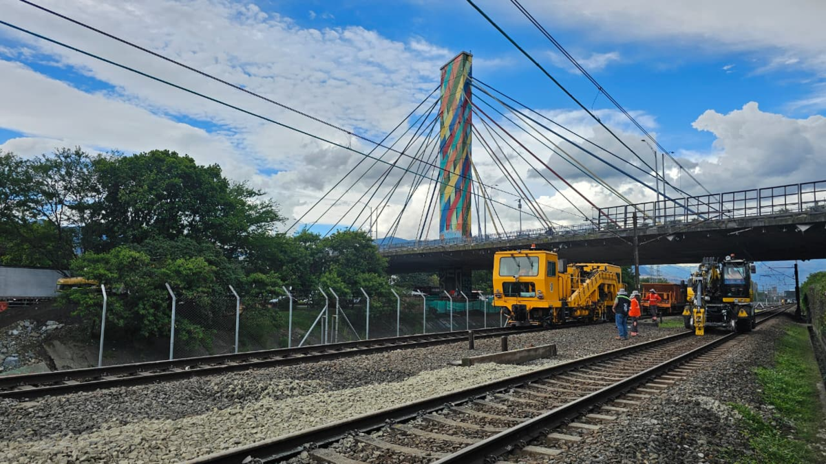 Medellín celebra el restablecimiento de la Línea A, pero lamenta la muerte de un trabajador que fue atropellado en una obra: dos personas resultan heridas

 – Primer plano