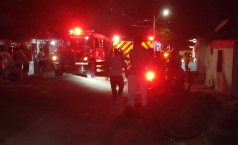 Fuga de propano provocaría incendio que destruyó nueve casas en Villa Caracas: víctimas claman por ayuda humanitaria
 – Primer plano