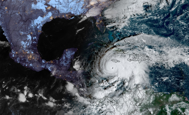 El fenómeno ha alcanzado la categoría cinco en el Caribe.
 – Primer plano