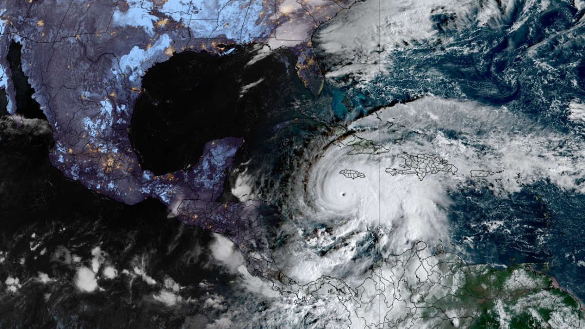 El fenómeno ha alcanzado la categoría cinco en el Caribe.

 – Primer plano