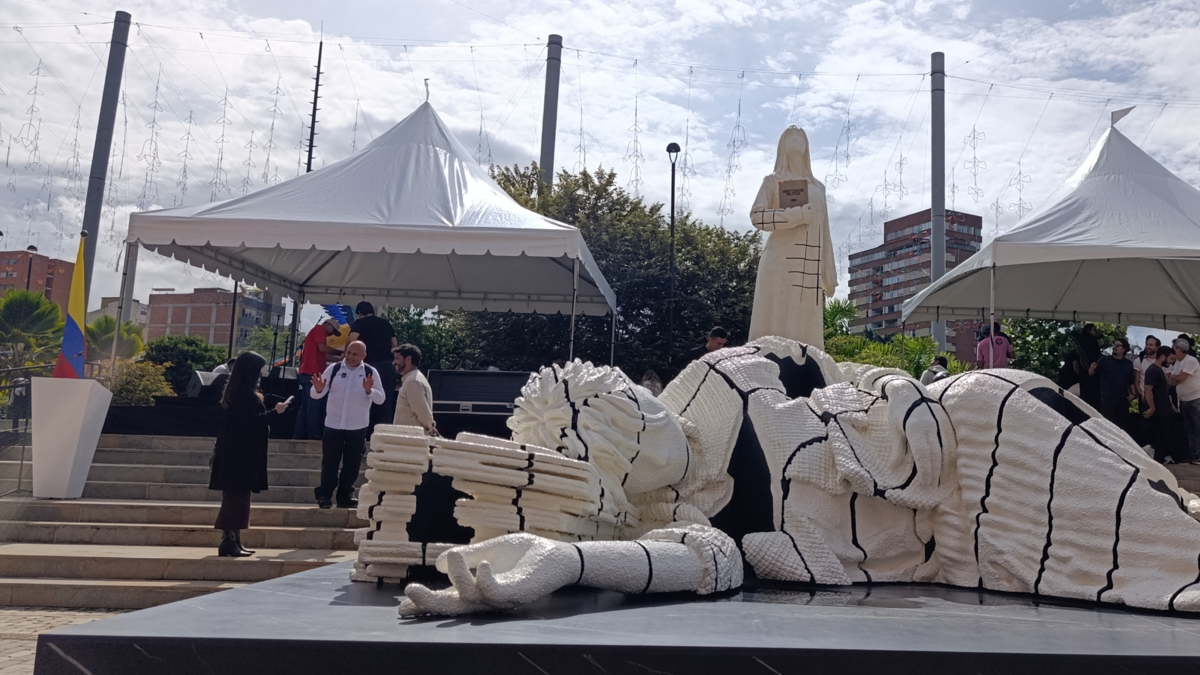 Medellín rindió homenaje al 40 aniversario de la ocupación del Palacio de Justicia

 – Primer plano