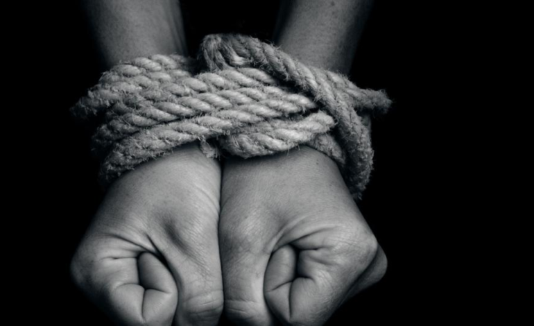 Una mujer colombiana contó cómo su amiga la vendió a una red de tráfico de personas en Asia:

 – Primer plano